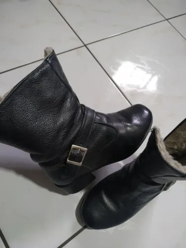 Botinha forrada de couro