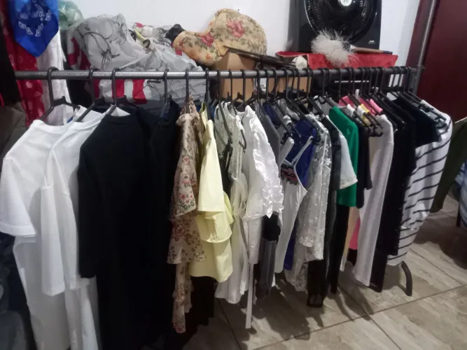 BLUSAS E BATAS FEMININA DIVERSOS MODELOS