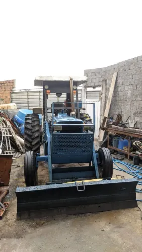 Trator Ford 3 cilindros