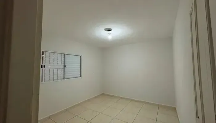 Casa com 2 Quarto(s) e 1 banheiro(s) para Alugar, 75 m² por R$ 1500 / Mês