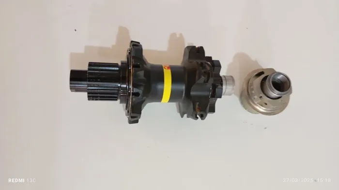 Cubo traseiro Mavic 12x142