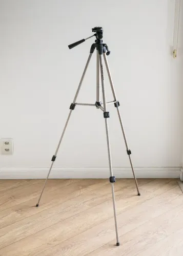 Tripé para cameras de foto, video e telefone GREIKA WT3710 (pouquíssimo usado)