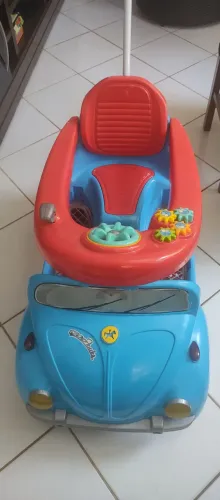 Carro Infantil Fusca Azul - Diversão Garantida!