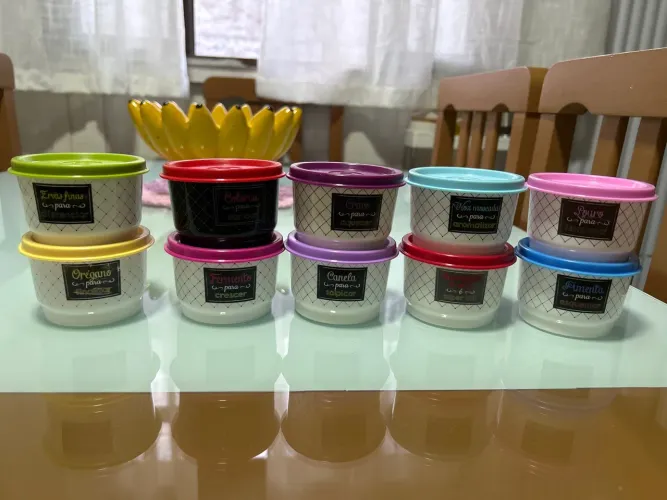 Potes para Temperos com Tampa Colorida - Cozinha Organizada
