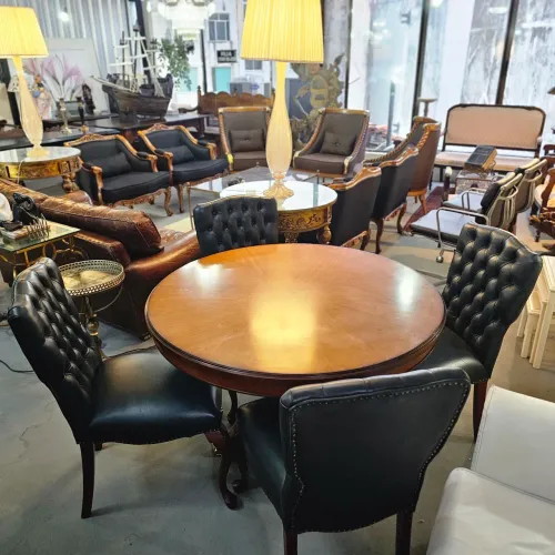 Móveis clássico de luxo, Mesa Ferrara com 4 cadeiras em couro, decoração 