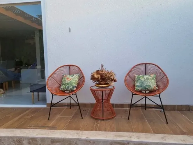 CONJUNTO POLTRONAS ACAPULCO E MESA DE APOIO