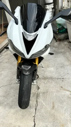 TRIUMPH DAYTONA 675 R 2016 ipva 2026 ok Máquina de pista com alma de competição