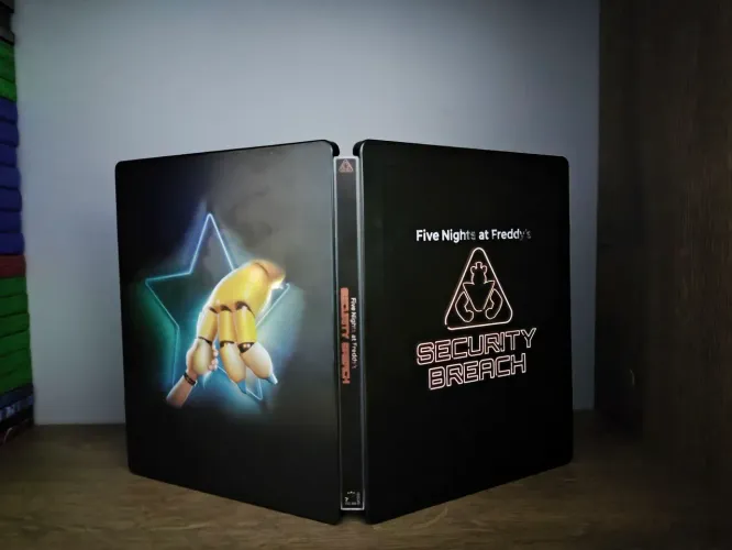 FIVE NIGHTS AT FREDDY'S SECURITY BREACH STEELBOOK