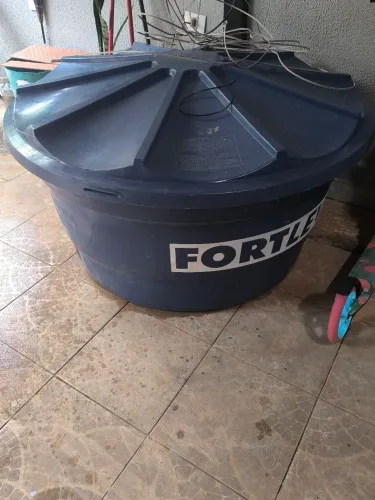 Caixa de água 500 litros usada