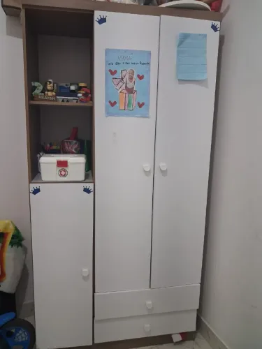 Vende um guarda roupa infantil