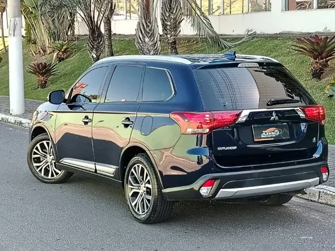 Mitsubishi Outlander Comfort 2.0 16V Aut. 2018