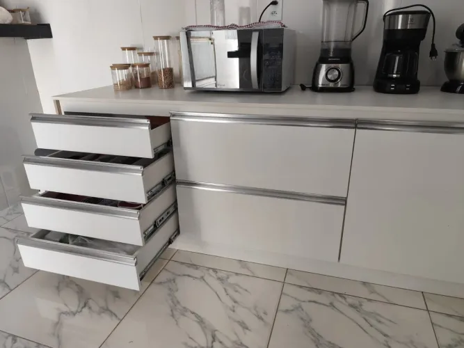 Armário de cozinha em MDF planejado. 