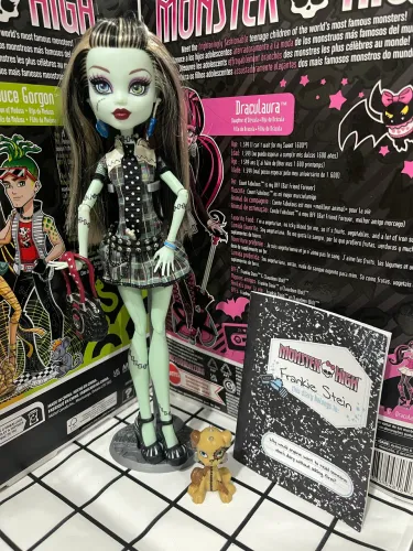 Monster high frankie básica completa