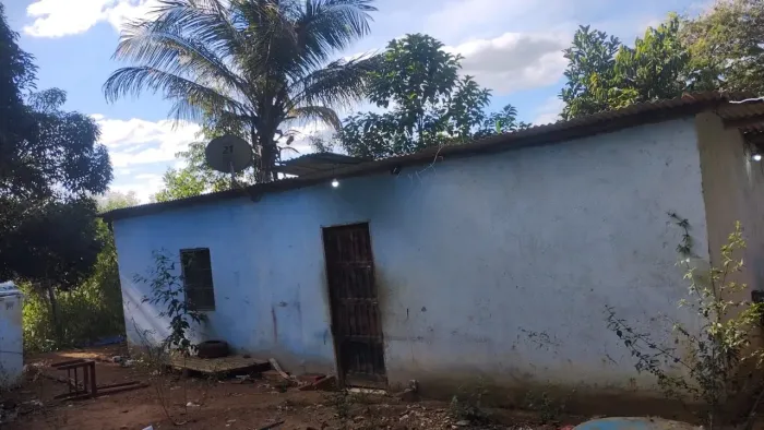 Vendo ou troco casa com terreno em Chapada grande serra lote medindo 12×25 ,