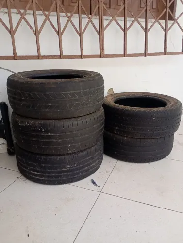 Pneus 205/55/16 usados os 4 por 140 reais