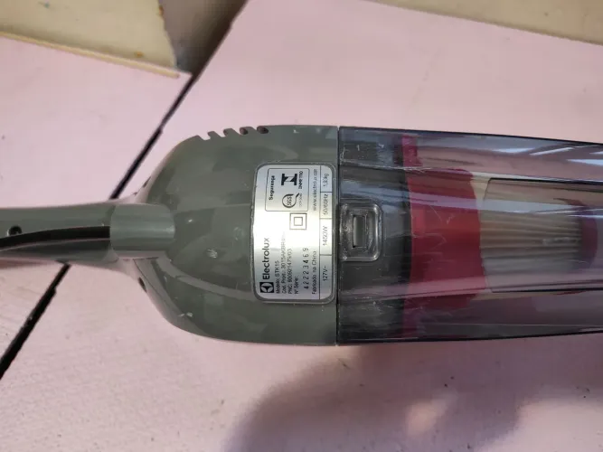Aspirador Eletrolux vertical funciona perfeitamente
