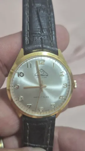 Relógio MONDAINE DOURADO À CORDA   -   MUITO NOVO