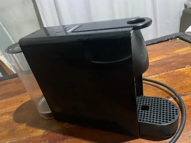 Vende-se cafeteira nespresso mine