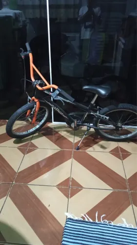 Bicicleta semi nova!