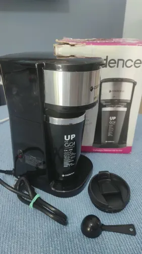 Cafeteira Elétrica Cadence To Go 110v Com Copo Térmico Inox CAF201