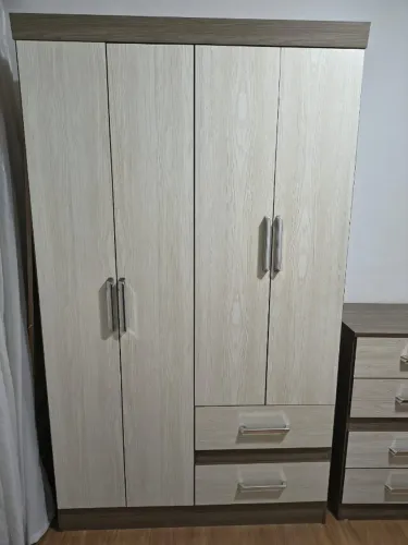 Guarda roupa + cama