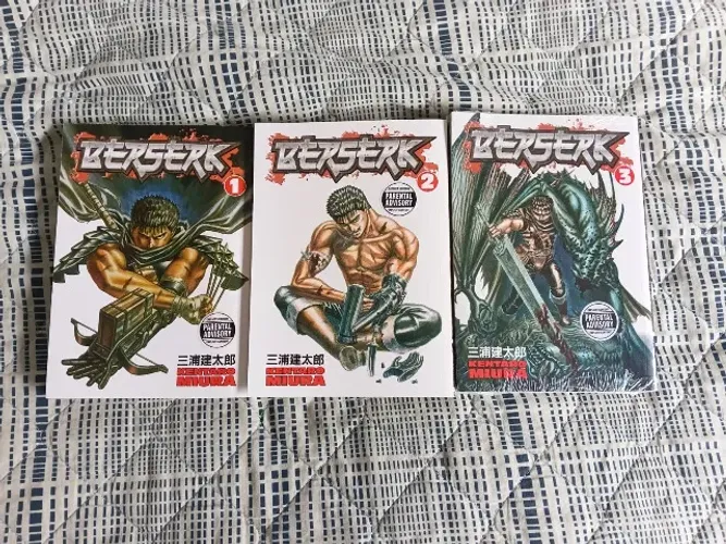 Mangás Berserk Volumes 1 a 3 (Edição em Inglês)
