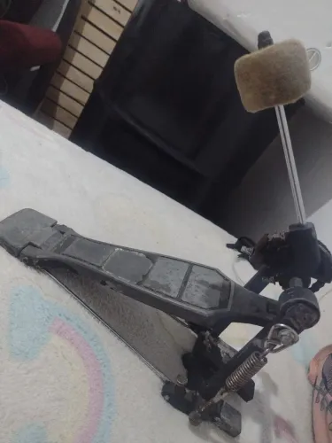 pedal de bumbo, simples