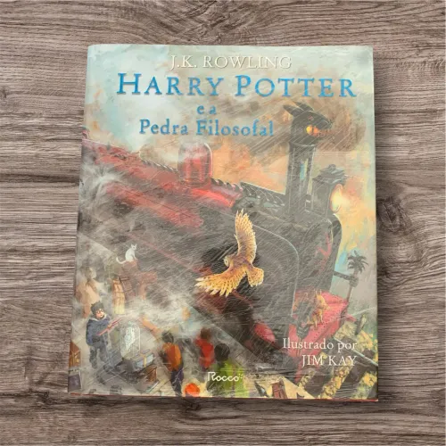 Livro Harry Potter e a Pedra Filosofal 