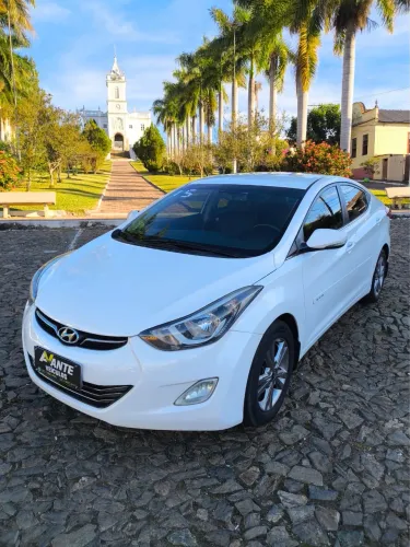 Hyundai Elantra GLS 2.0 16V Flex Aut. 2015