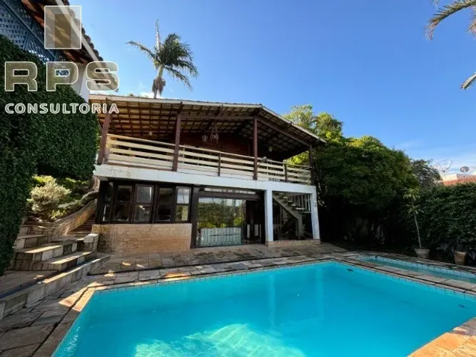 Excelente casa no centro de Jarinu, toda avarandada com vista privilegiada, 4 dormitórios,