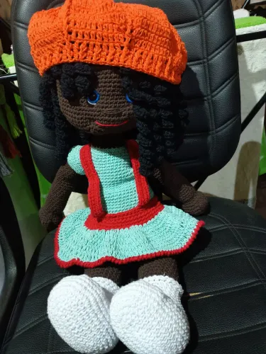 Boneca amigurumi crochê