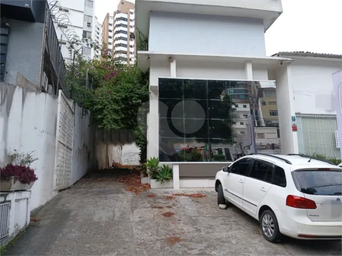 Casa com 8 quartos à venda ou para locação em Pacaembu - SP