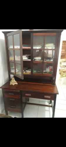 Vende-se escritório de móveis antigos