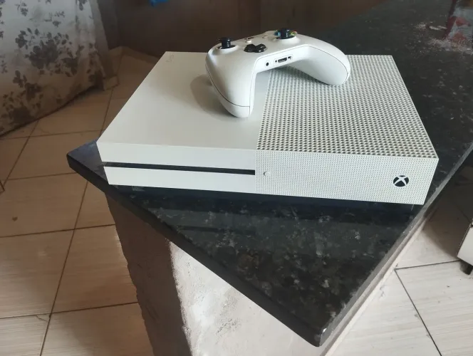 Xbox One S