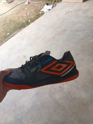 Chuteira de futsal pro 5 usada