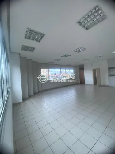 Sala comercial para aluguel, 2 vagas, Tabajaras - Uberlândia/MG