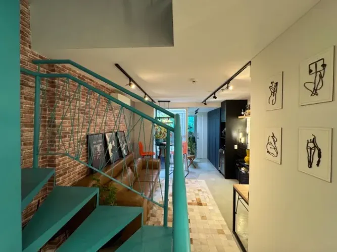 Duplex 70m com hidromassagem, todo projetado, mobiliado e decorado! Aluguel ou venda!