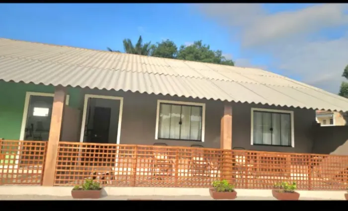 ITAGUAI - ALUGO CASA EM SANTA CÂNDIDA - 2 QUARTOS - PISCINA