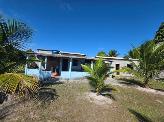 Casa (Padrão), com 3 quartos e 3 banheiros à Venda, 180 m² em Una/BA