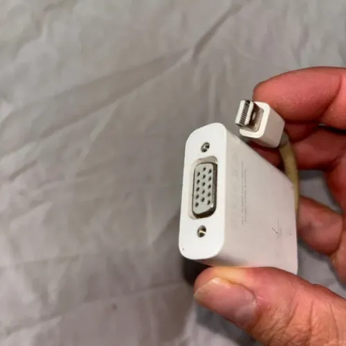 Dois Adaptadores Apple Originais para Mac: rede Rj45 e VGA