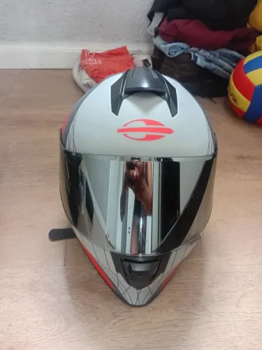 2 capacete 1 capa de chuva Califórnia tamanho G e 1 bota 41
