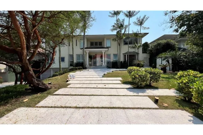 Mansão para família com 6 Quartos sendo 4 suítes e acabamento de luxo - Cond. Malibu - Bar