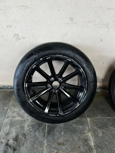 Vendo Jogo de Rodas aro 18 para Polo Golf Jetta 5 furos