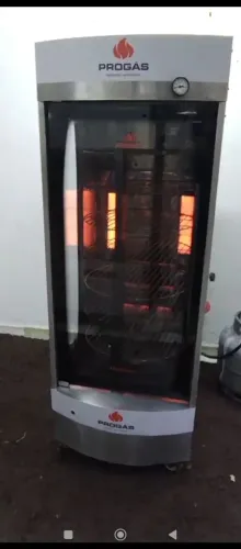 Assadeira de frango grill capacidade pra. 30 frangos 3.000