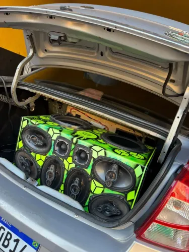 Vendo som automotivo completo trio goiano