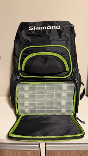 Mochila Shimano LUG1306 XL com porta-óculos rígido, 4 estojos organizadores