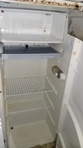 Geladeira pra uso ou retirada de peças