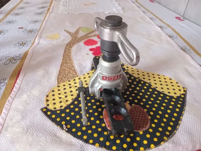 Flangeador excêntrico em ótimo estado de conservação. Só ligar 65- * 