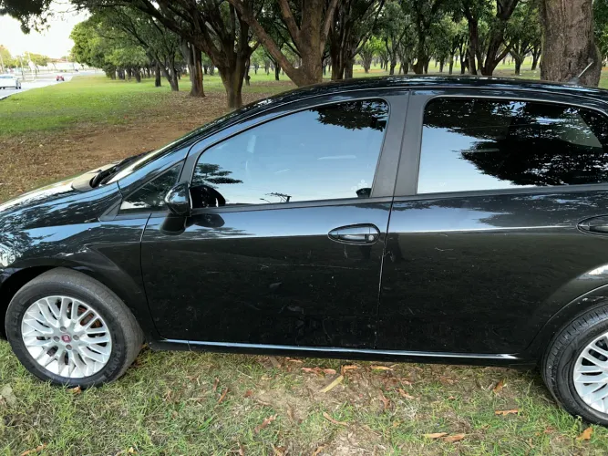Fiat Punto Essence 1.6 Flex 16V 5P 2014