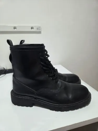 Bota coturno preta